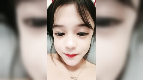 甜美小护士，颜值美少女，在家自己玩道具