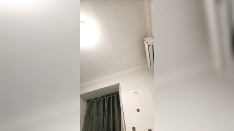 甜美小护士，颜值美少女，在家自己玩道具