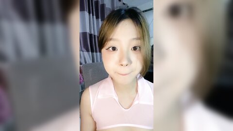 粉嫩嫩少女】，清纯女大学生，家中一个人就开始放开自我