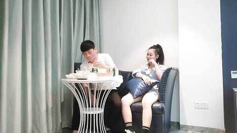 良家人妻 老公想要 别急啊我裤子还没脱