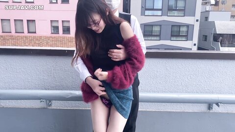 4459841 Exclusive[Face-to-face & Review Reward Rooftop Blowjob]****zynxzjo* Live sex video training of a sexy, glamorous woman who came for an interview.