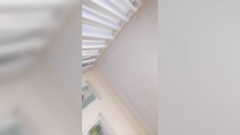 02年学舞蹈的妹妹，黑丝极品美腿，半脱网袜操多毛骚逼