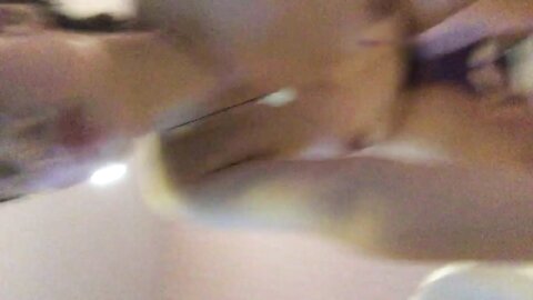 大学情侣酒店自拍性爱视频，女主轻素颜清纯美丽