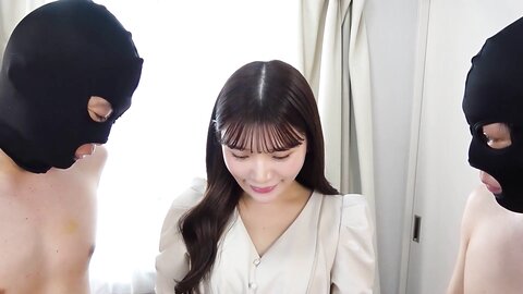 4461902-7 [A threesome of beautiful women who will turn everyone`s head]**pzzyxqx*z* Nogizaka looks like Nagi0 Shibuya and a stunning golden style. A new world pioneered by the two Kuro-chan. Kyo*20 years old