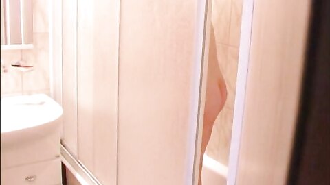 Ladyfoxxx  All Wet And Naked
