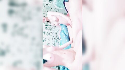 两个白嫩美乳妹妹，细腰大长腿，炮友操逼，情趣椅子骑乘位