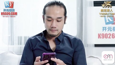 蜜桃传媒EMKY004清纯表妹主动勾引表哥