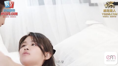 蜜桃传媒EMKY004清纯表妹主动勾引表哥
