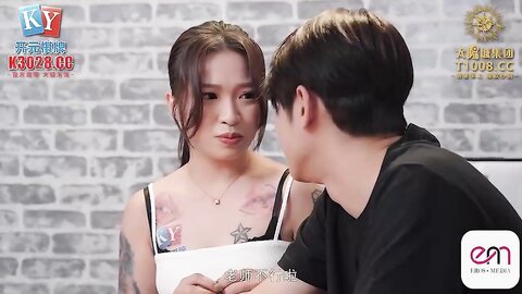 蜜桃传媒EMKY005引诱可爱女学生跟我做爱