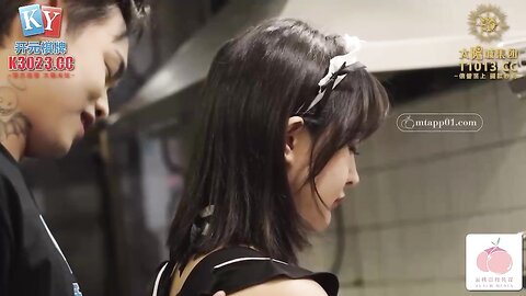 蜜桃传媒PMC481屌丝男爽玩AI智能娃娃