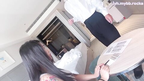 和上司一起出差的黑丝女秘书被潜规则各种姿势啪啪啪完美露脸