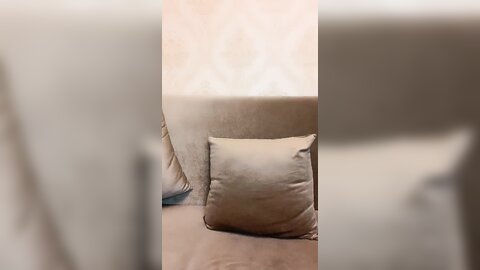 多斤骨干妹妹，发骚道具自慰，贫乳多毛骚逼