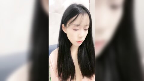 极品小女友，骨干苗条美女，扒掉短裤迫不及待，骑乘位扶细腰爆草