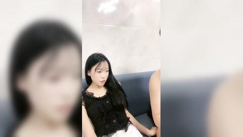 极品小女友，骨干苗条美女，扒掉短裤迫不及待，骑乘位扶细腰爆草