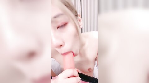 淫荡小母狗，没有男人寂寞，发骚道具自慰