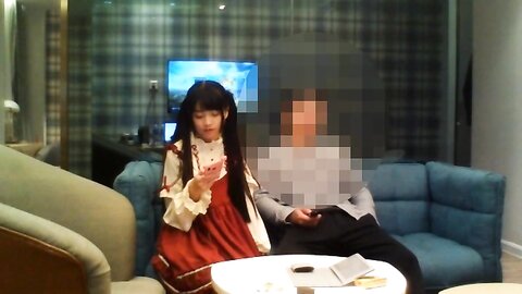 纯欲双马尾女高学妹✅被金主爸爸带到酒店沙发上爆操