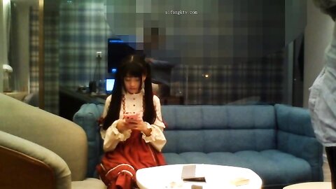 纯欲双马尾女高学妹✅被金主爸爸带到酒店沙发上爆操