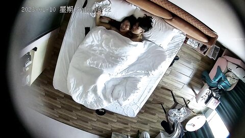 贵在真实纯上帝视角偸拍小情侣大白天开房造爱