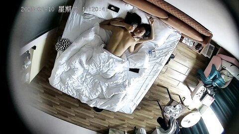 贵在真实纯上帝视角偸拍小情侣大白天开房造爱