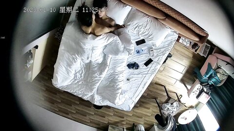 贵在真实纯上帝视角偸拍小情侣大白天开房造爱