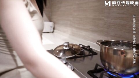 MSD-181淫荡乱伦过端午肉欲大嫂用翘臀榨干我