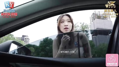 蜜桃传媒PME285忍不住操了伴娘表妹