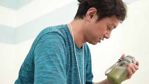 SONE-073 [4K] A Beautiful Swimmer Was Prepared In A Swimsuit That Almost Protrudes Her Nipples. Riri Nanatsumori