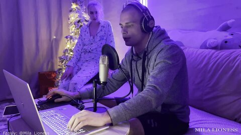 Mila Lioness  The Stepson Sweetly Fucked A Wet Insatiable Stepmom For Interfering In A Video Game Stream