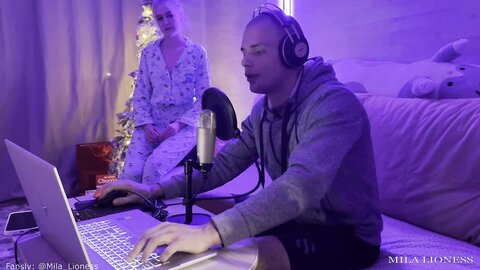 Mila Lioness  The Stepson Sweetly Fucked A Wet Insatiable Stepmom For Interfering In A Video Game Stream