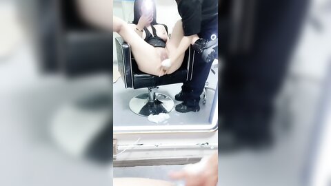 主人任务露出挑战✅极品小骚货理发店理发 露出勾引理发师