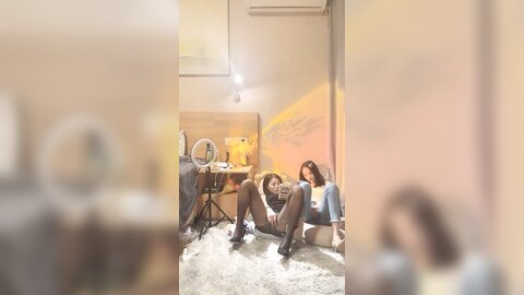 双飞高颜闺蜜 两只小母狗好好伺候老子 快去洗洗抠出来