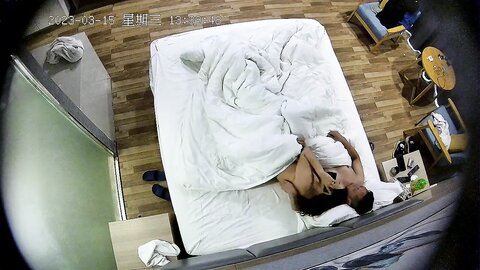 快捷宾馆真实偸拍中年男女开房偸情