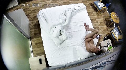 快捷宾馆真实偸拍中年男女开房偸情