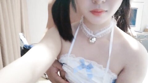 放暑假出来偷吃的小学妹，翘起小屁股被金主爸爸抓紧双马尾后入