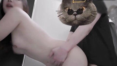 极品美少妇主人的任务厕所露出，白虎美穴厕所大屌插入