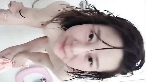 泄密极品反差婊投稿被出卖流出️喜欢口爆颜射的美女刘淇和巨屌男友性爱视频
