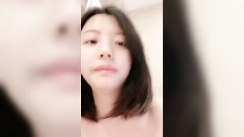 漂亮巨乳小少妇 跟小哥哥开房上位骑乘 边操边喂奶给小哥吃