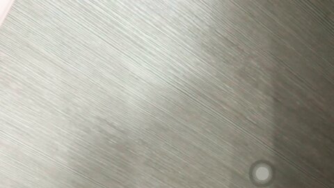 碉堡了！户外公共卫生间真实偸拍一对小情侣厕所造爱