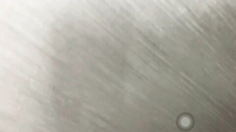 碉堡了！户外公共卫生间真实偸拍一对小情侣厕所造爱
