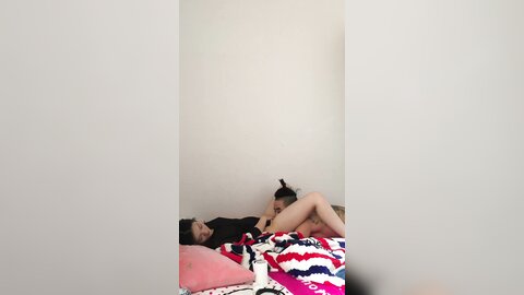 辫子哥出租屋约炮美女同事刚舔玩她的B⭐想去亲她的嘴⭐不让