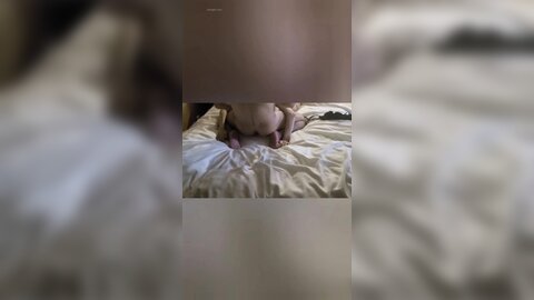 高跟骚货人妻母狗，约炮大学生小学弟 老公在一边拍摄