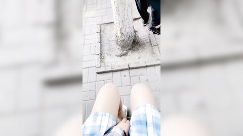 高颜值极品Jk美少女B塞跳蛋 在公园人前自慰