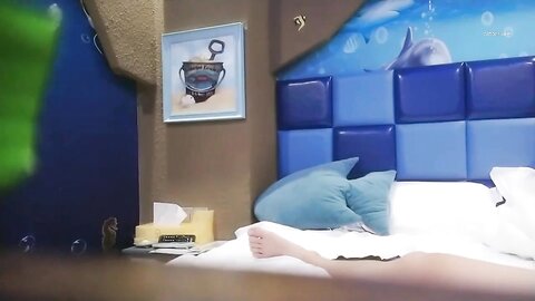 黑丝轻熟女 啊顶的太猛受不了 快点用力再快点 楼下都听到了