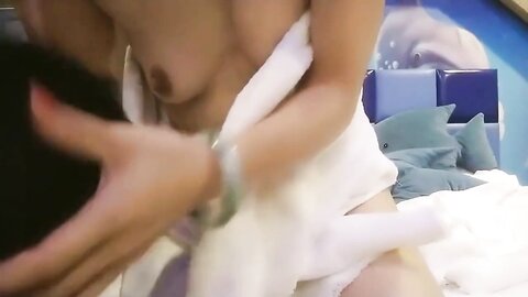 黑丝轻熟女 啊顶的太猛受不了 快点用力再快点 楼下都听到了