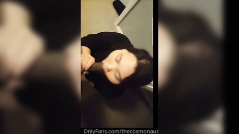 thecosmonaut-18-10-2020-763625772-Korean Girl Amy Came over on the first tinder date j
