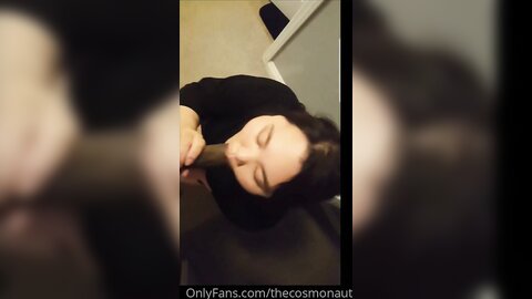 thecosmonaut-18-10-2020-763625772-Korean Girl Amy Came over on the first tinder date j