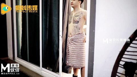 蝌蚪传媒KD-006泰国租妻趣闻录三两女自慰被发现