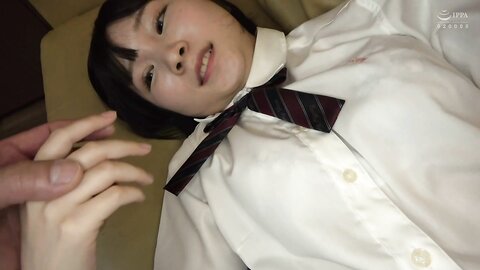 345SIMM-785 A girl who only looks like a 143cm school bag graduated.She put her middle -aged libido on her...