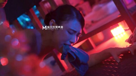 MDHS-0003摆摊卖母女-林嫣 季妍希