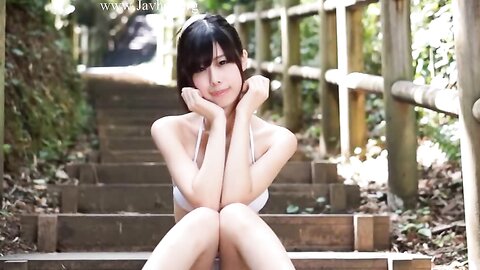 PUG-003 Yuko Arai 新井ゆうこ – Green Canvas